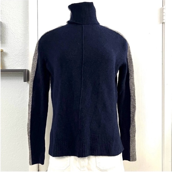 ATHLETA  Transit Colorblock
Turtleneck Merino Wool Blue/gray Soft Sweater Sz XS - Picture 1 of 10